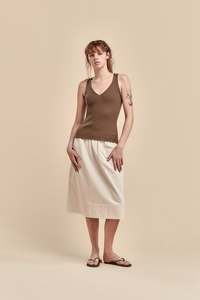 STANDARD ISSUE MERINO RIB V NECK TANK TRUFFLE