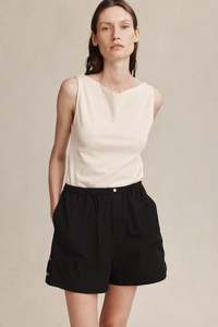 Bottoms: MARLE DIYA SHORT BLACK