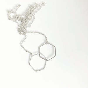 Love Winter: Hexagon Links Necklace