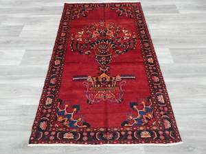 Persian Hand Knotted Shiraz Rug Size: 173 x 106cm