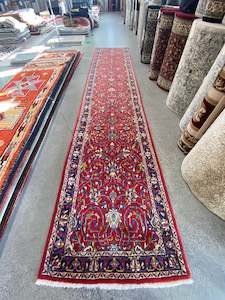 Persian Hand Knotted Sarouk Hallway Runner Size: 415 x 85cm