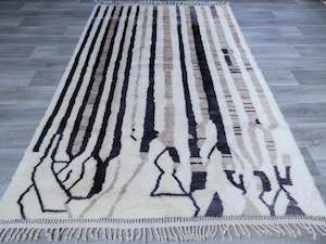 Moroccan: Beni Ourain Moroccan Berber Handmade Rug Size: 261 x 175cm