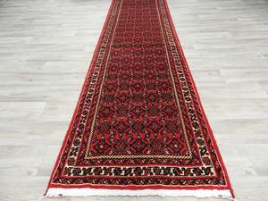 Persian Hand Knotted Hossein Abad Runner Size: 80 x 1081cm
