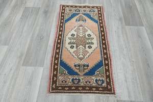 Vintage Hand Knotted Anatolian Turkish Rug Size: 100 x 55cm