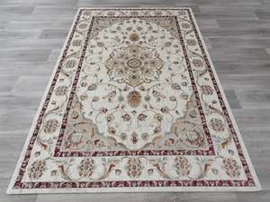 Natural Tones: Traditional Design Cream Colour Rug