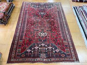 Persian Hand-knotted Shiraz Rug Size: 202cm x 287cm