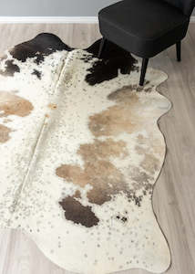 Tri-Color Cowhide Rug (Size: 210 X 170 CM)