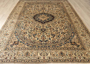 Vintage Nain Hand-Knotted Wool Persian Rug (Size: 250 X 350 CM)