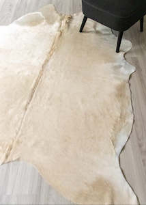 Champagne Cowhides: Champagne Cowhide Rug (Size: 230 X 190 CM) CHR1831