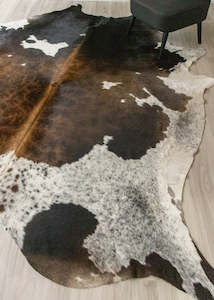Metallic/Rustic Cowhide Rug (Size: 280 X 250 CM) CHR1859