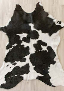 Calfskin - Black/White (Size: 120 X 95 CM)