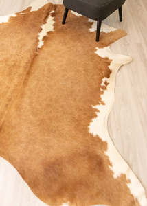 Cowhide Rugs Nz: Hereford Brown And White Cowhide Rug (Size: 250 x 220 CM) CHR2223