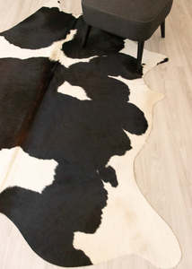 Cowhide Rugs Nz: Black And White Cowhide Rug (Size: 230 X 200 CM) CHR2222