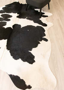 Cowhide Rugs Nz: Black And White Cowhide Rug (Size: 260 X 200 CM) CHR2220
