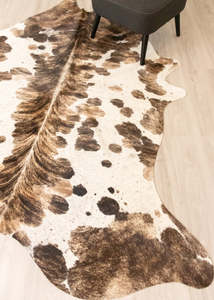 Cowhide Rugs Nz: (Rare) Exotic Tricolor Cowhide Rug (Size: 250 X 210 CM) CHR2219