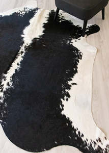 Black White Cowhide Rugs: Hereford Black And White Cowhide Rug (Size: 210 x 200 CM) CHR2062
