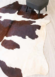 Brown White Cowhide Rugs: Brown And White Cowhide Rug (Size: 270 X 220 CM) CHR2166