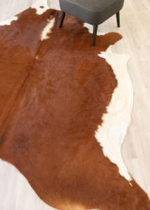 Brown White Cowhide Rugs: Hereford Brown And White Cowhide Rug (Size: 250 x 200 CM) CHR2153