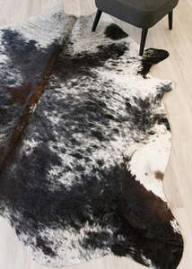 Tri Color Cowhide Rugs: Salt Pepper Tri-Color Cowhide Rug (Size: 230 X 210 CM) CHR2131