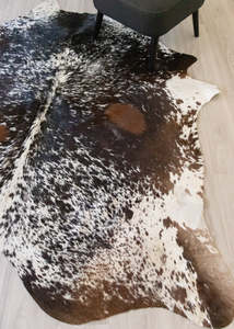 Salt Pepper Tri-Color Cowhide Rug (Size: 220 X 210 CM) CHR2124