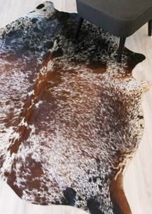Salt Pepper Tri-Color Cowhide Rug (Size: 210 X 150 CM) CHR2102