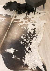 Metallic Rustic Cowhide Rugs: (Rare) Metallic/Rustic Cowhide Rug (Size: 270 X 210 CM) CHR2250