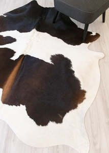 Large Rugs: Reddish Cowhide Rug (Size: 200 X 170 CM) CHR2112