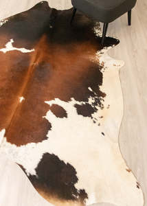 Reddish Cowhide Rugs: Reddish Cowhide Rug (Size: 240 X 200 CM) CHR2202
