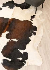 Reddish Cowhide Rugs: Reddish Cowhide Rug (Size: 260 X 200 CM) CHR2200