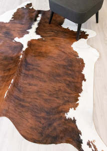 Medium White Spine Belly Brindle Cowhide Rug (Size: 220 X 210 CM) CHR2087