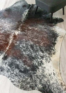 Cowhide Rugs Nz: Salt Pepper Tri-Color Cowhide Rug (Size: 250 X 210 CM) CHR2312