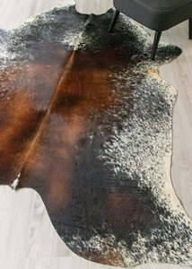 Cowhide Rugs Nz: Salt Pepper Tri-Color Cowhide Rug (Size: 240 X 200 CM) CHR2311