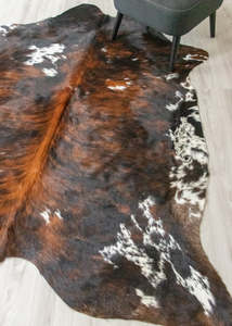 Cowhide Rugs Nz: Exotic Tricolor Cowhide Rug (Size: 220 X 190 CM) CHR2017
