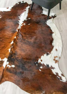 Cowhide Rugs Nz: Exotic Tricolor Cowhide Rug (Size: 220 X 180 CM) CHR2013
