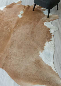 Hereford Brown And White Cowhide Rug (Size: 250 x 220 CM) CHR2403