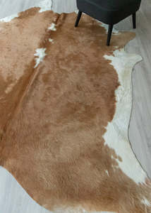 Brown White Cowhide Rugs: Hereford Brown And White Cowhide Rug (Size: 260 x 230 CM) CHR2404