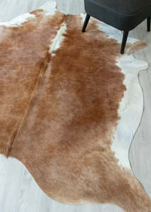 Hereford Brown And White Cowhide Rug (Size: 220 x 190 CM) CHR2392