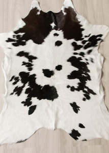 Calf Skin Rugs: Calfskin - Black/White (Size: 100 X 90 CM) CS646