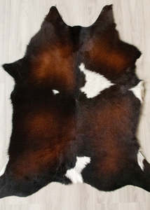 Calf Skin Rugs: Calfskin - Reddish (Size: 90 X 80 CM) CS631