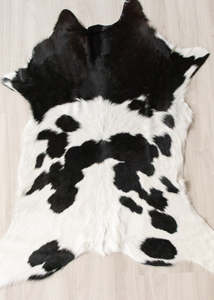 Calf Skin Rugs: Calfskin - Black/White (Size: 90 X 80 CM) CS627