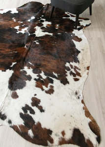 Exotic Tricolor Cowhide Rug (Size: 250 X 200 CM) CHR2641