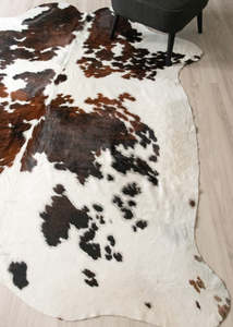 Exotic Tricolor Cowhide Rug (Size: 250 X 220 CM) CHR2634