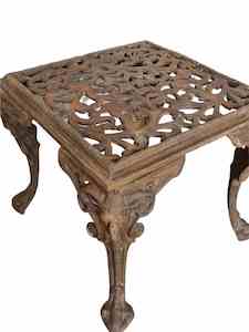 Roma cast iron Table
