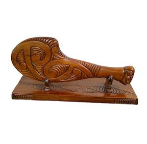 Moana Maori Patu on stand