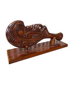 Maori New Zealand: MAORI PATU WITH STAND