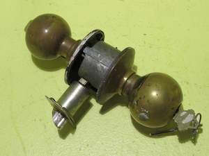 Antique Brass Effect Thumb Turn with Entry Knob Set. 75H x 60Dia
