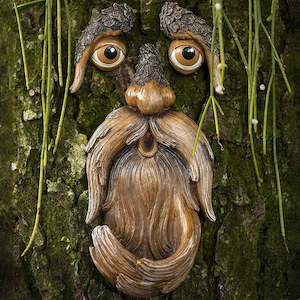 Outdoor Garden Accessories: Tree Monster Bird Feeder Outdoor Courtyard Yard Garden  Whimsical Tree Hugger Sculpture