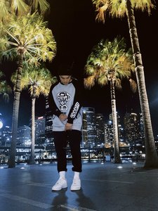 Products: Men’s Thug Crewneck Jumper - Rumor Streetwear