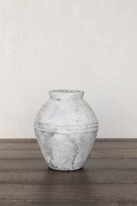 Bakari Pot