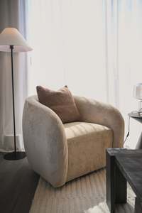 Furniture: Thea Occasional Chair